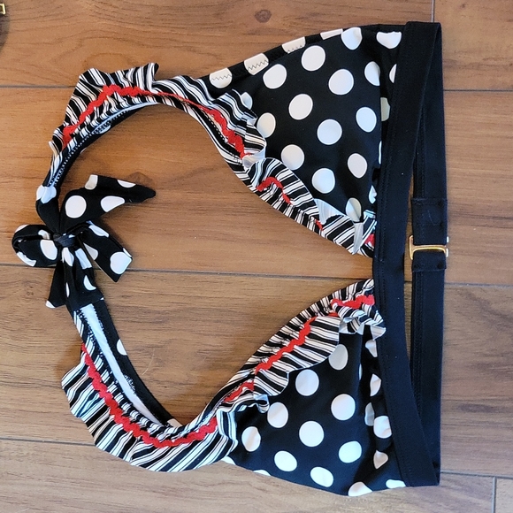 Jessica Simpson bikini - Picture 3 of 4